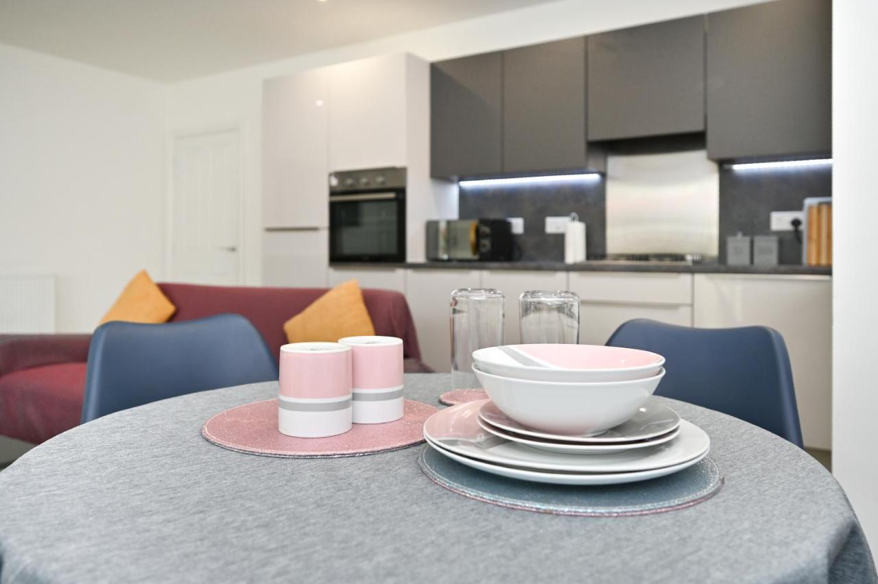 Luxury 2Bedroom - 2Bath - Prime Location - Patio Harrow on the Hill Zewnętrze zdjęcie