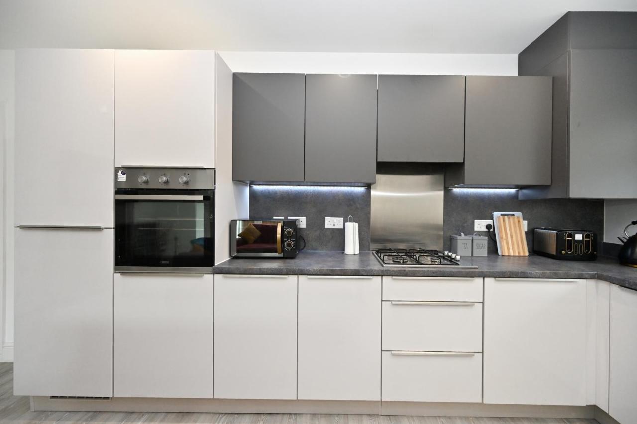 Luxury 2Bedroom - 2Bath - Prime Location - Patio Harrow on the Hill Zewnętrze zdjęcie